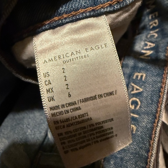 American Eagle Shorts Womens 2 Mom Shorts Cuffed Cotton Denim 90s Light Wash - Picture 7 of 7